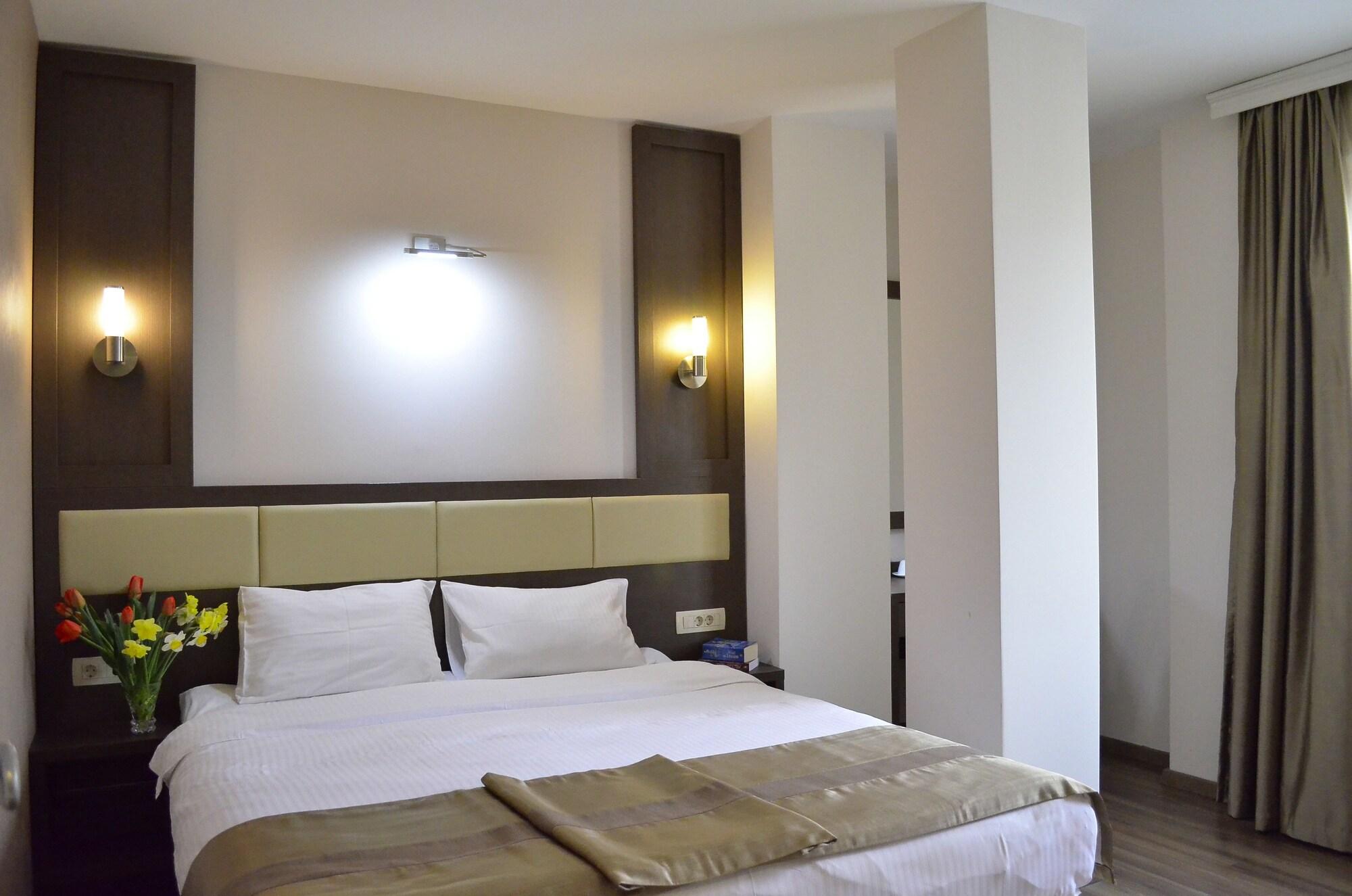 Hotel Vlaho Skopje Exterior foto
